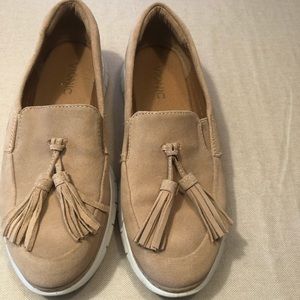Vionic light pink loafers !